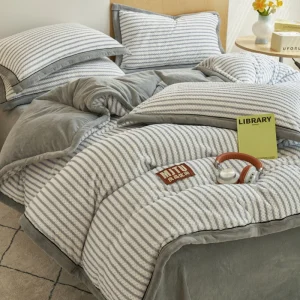 Striped Pattern Winter Thick Warm Milk Velvet Bedding Set High End Soft Warmth Flannel Duvet Cover Sets with Sheets Pillowcases